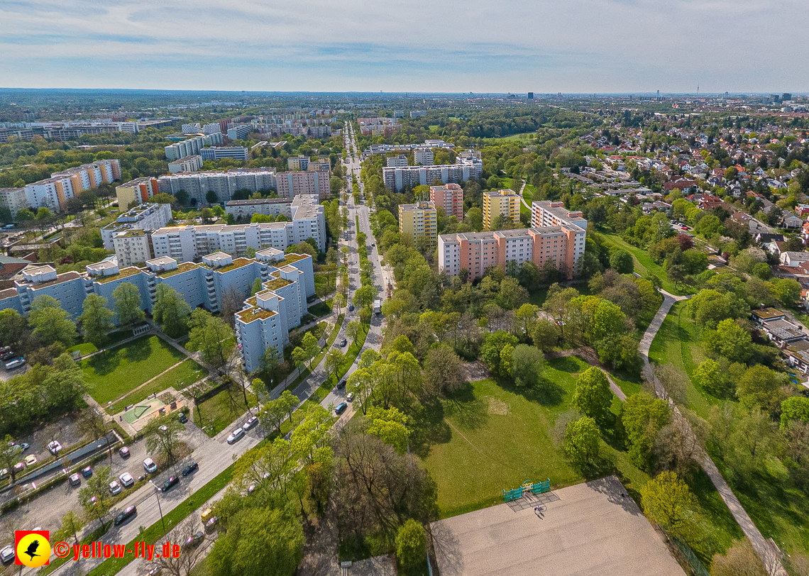 04.05.2023 - Luftbilder vom Marx-Zentrum uns seiner Umgebung in Neuperlach